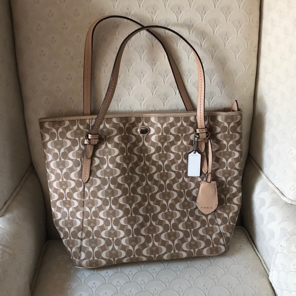 Coach Handbags - Coach large tote